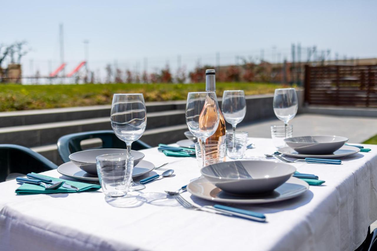 Aregai Marina Exclusive Seaside Apartments Santo Stefano al Mare Kültér fotó